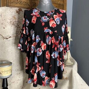 Chic Floral Women's Blouse in Black